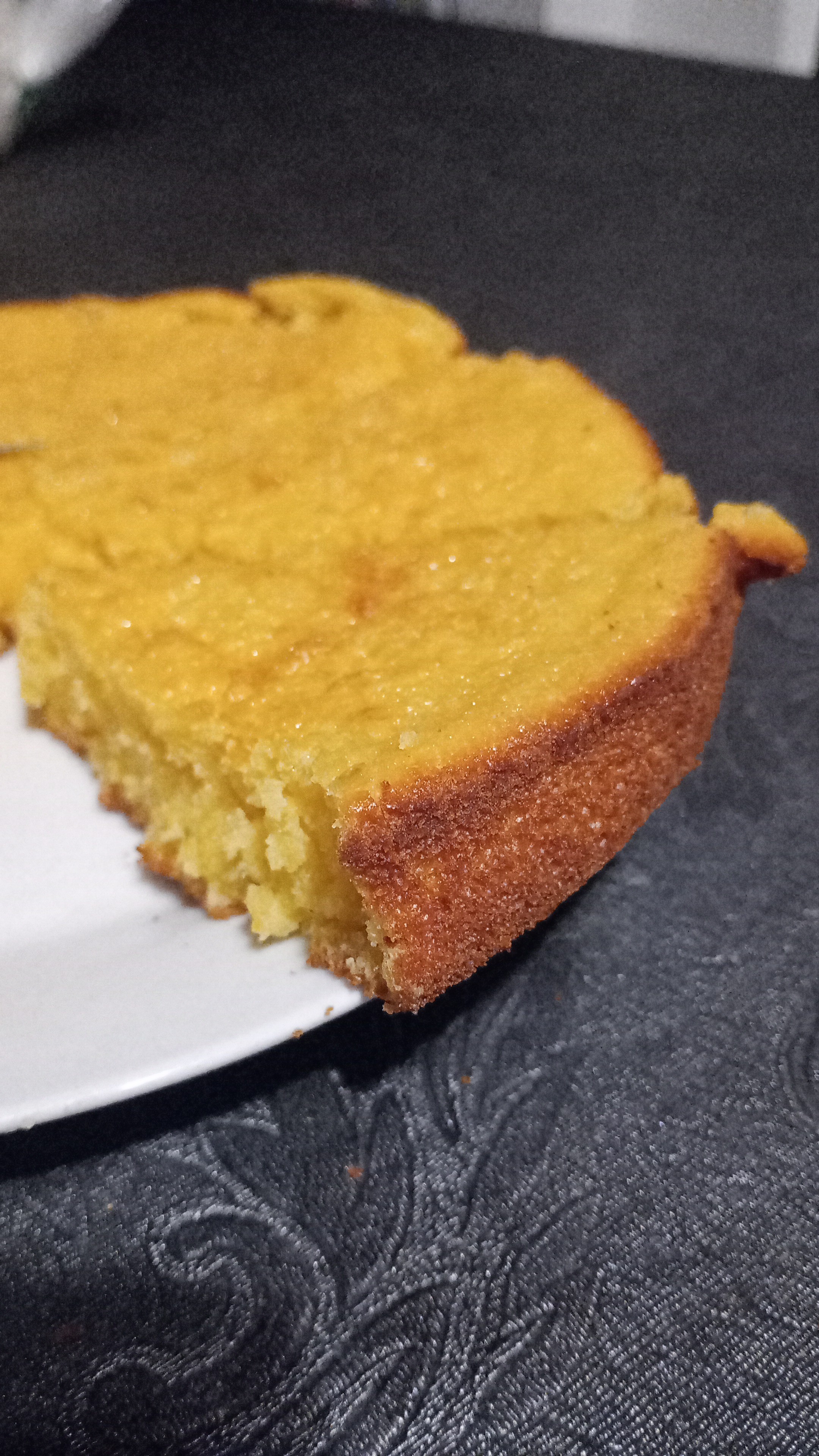 Una lluvia de sabores 
Un colchón 
Que me contiene esta tarde
Me derrito como…