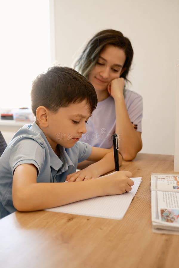 Priorité

Les notes des enfants dépendent de l'amour des parents.