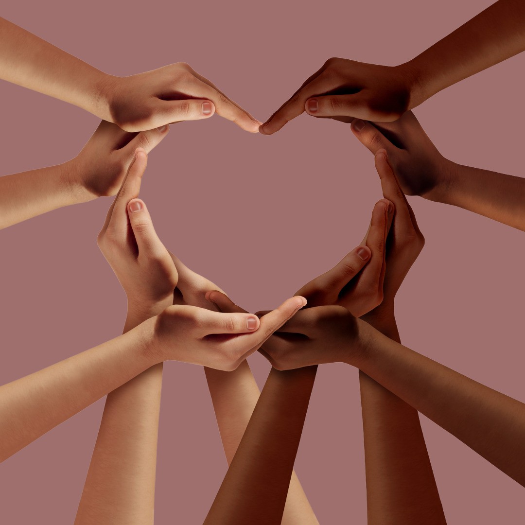 Racisme.

Sous la couleur de nos peaux bat le même cœur,

et de nos blessures…