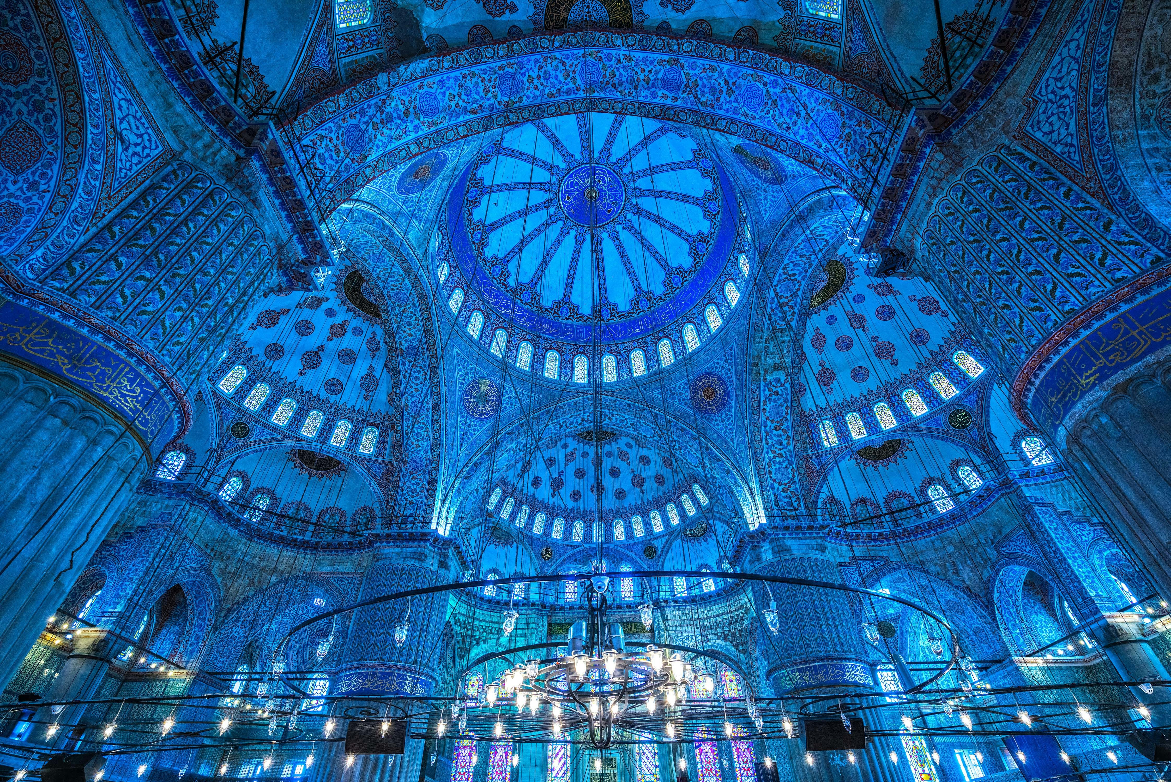 Türkiye'deki tüm arkadaşlarıma.
❤️🫶❤️
En güzel şiir, birleşmiş kalplerimizde…